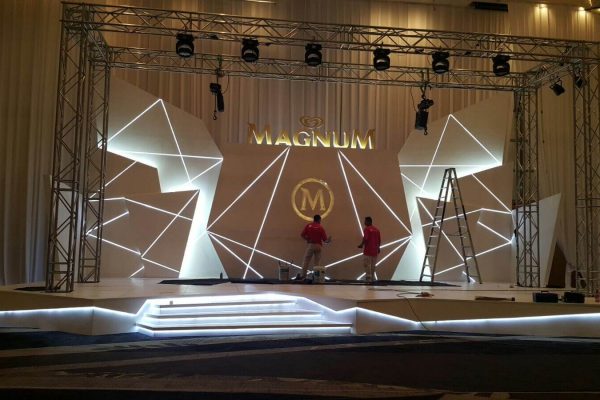 MAGNUM